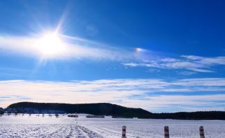 Himmel auf der Alb mit kleinem Haloeffekt